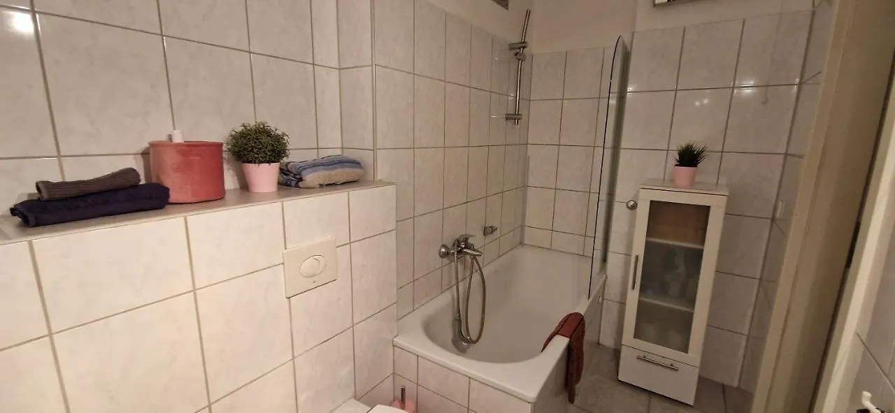 Daire 65Qm Ferienwohnung Dusseldorf Zentrum